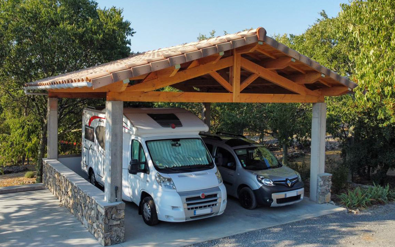 Abri voiture traditionnel Ardèche