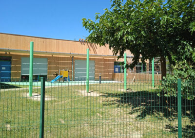 Bardage bois crèche villeneuve de berg