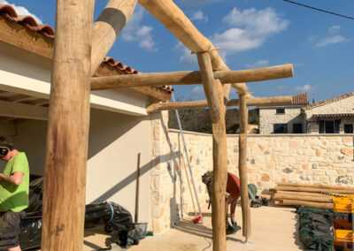 Structure pergola en acacia