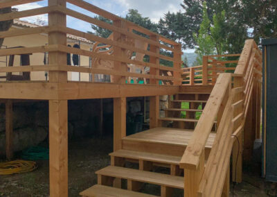 Construction Escalier en bois vallon pont d'arc