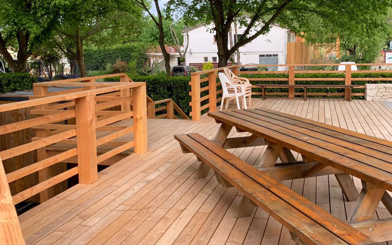 Pergola et terrasse bois à Vallon-Pont-d'Arc