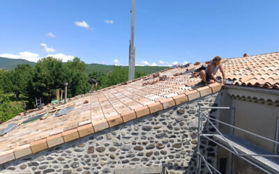 Réfection d’une toiture traditionnelle à Alba la Romaine (Ardèche)