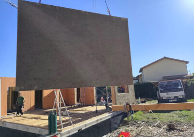 Placement des panneaux en béton de chanvre